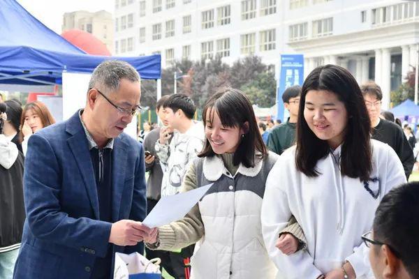 天博官网入口就在明天！陕西科技大学镐京学院2024届毕业生校园招聘会企业名单公布(图2)