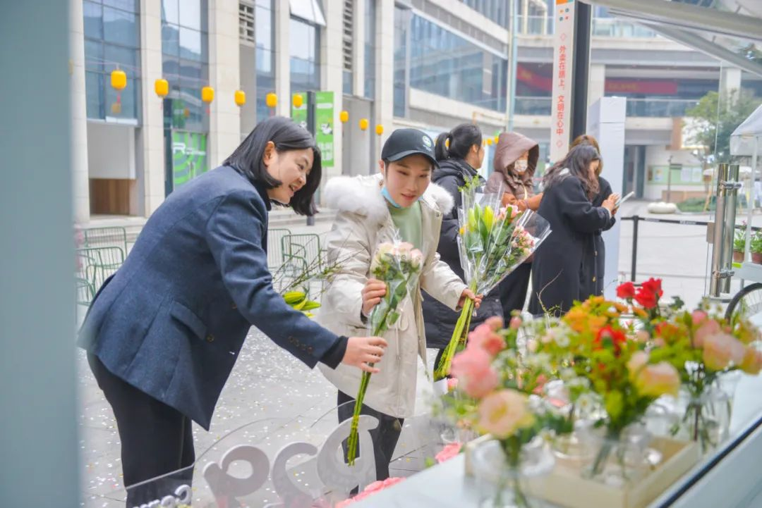 天博社区花园+邻里花店！家门口的“幸福圈”再出新花样(图3)