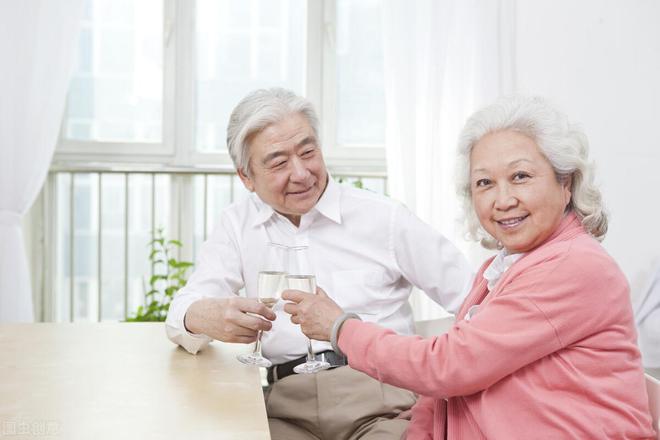 天博74岁老人：晚年不能自理时宁愿高薪请保姆也不去看子女的脸色(图4)