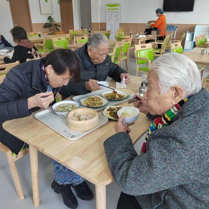 天博体育官方平台入口打造“舌尖上的幸福”让老年人在家门口吃好饭！(图18)