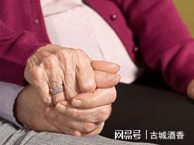 天博官网“中年妇女的崩溃往往是从结婚开始的”(图2)