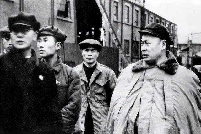 天博体育官方平台入口1949年10月13日毛主席号召学习松江经验；飞机轰炸上海；(图3)