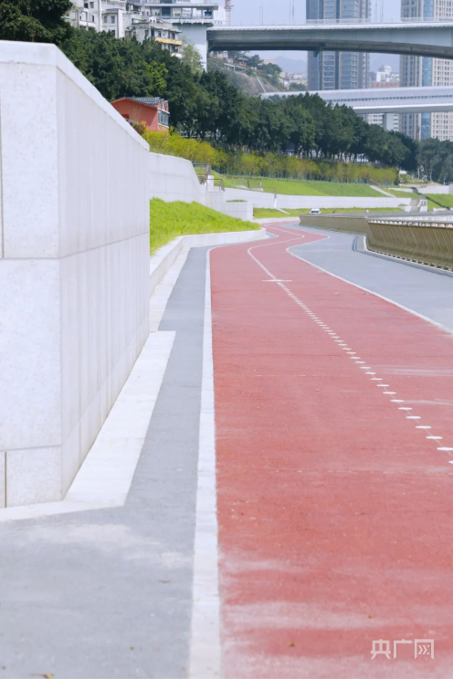 天博官网入口五一游渝中丨漫步山城步道 领略江城故事(图2)