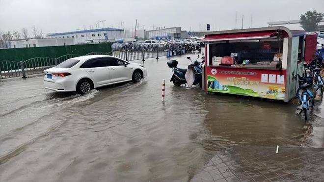 天博暴力梅下了N个西湖上海会“看海”吗？！记者冒雨走访多个易积水点结果→(图8)