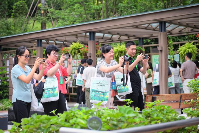 天博官网入口植物成为“理疗师” 园艺疗法专家走进成都世园会(图1)