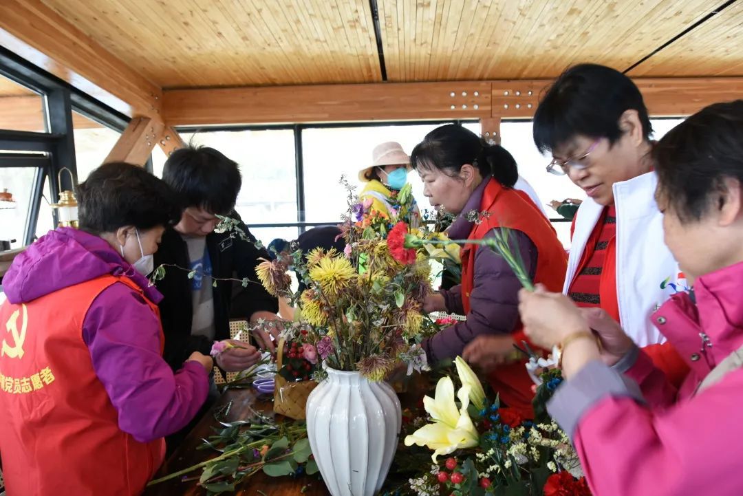 天博体育官方平台入口学插花、品咖啡普陀这个园艺中心有情趣有腔调(图2)