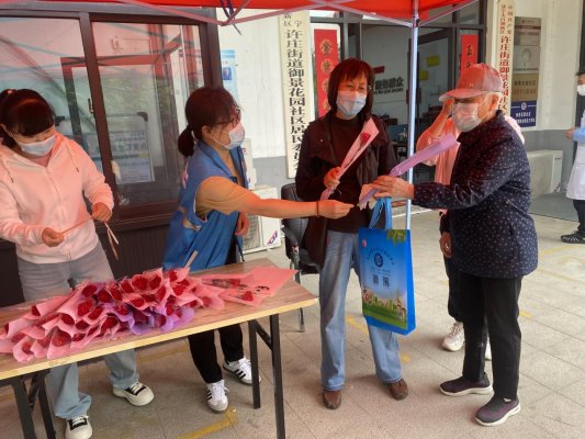 天博官网济宁市太白湖新区许庄街道御景花园社区开展温馨母亲节活动