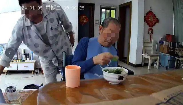 天博官网唏嘘！北海老人吞下一颗肉丸窒息身亡！家属怒告住家保姆：应将牛肉丸切块！(图2)