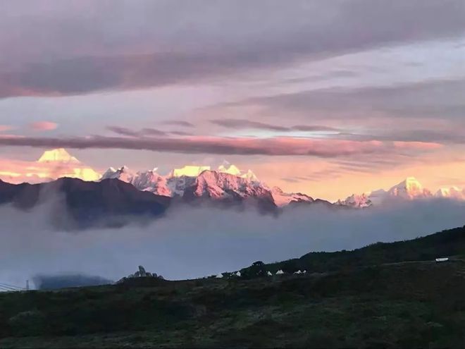 天博四川西部最大的天然景观平台王岗坪上躺着看贡嘎神山和满天繁星(图3)