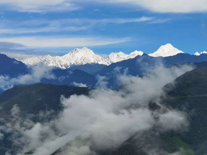 天博四川西部最大的天然景观平台王岗坪上躺着看贡嘎神山和满天繁星(图4)